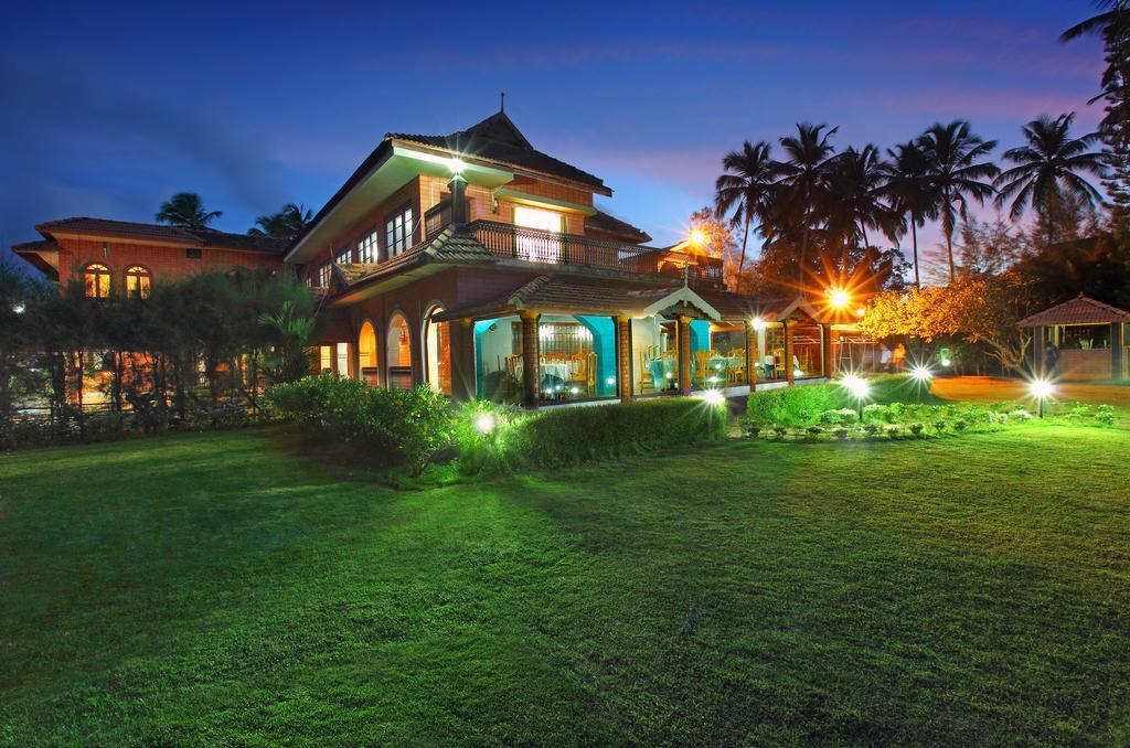 The River Retreat Heritage Ayurvedic Resort Shoranur Eksteriør billede