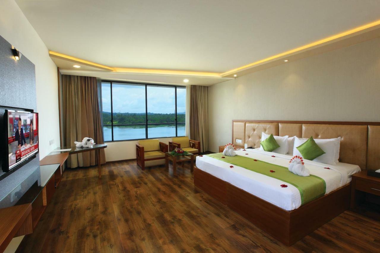 The River Retreat Heritage Ayurvedic Resort Shoranur Eksteriør billede
