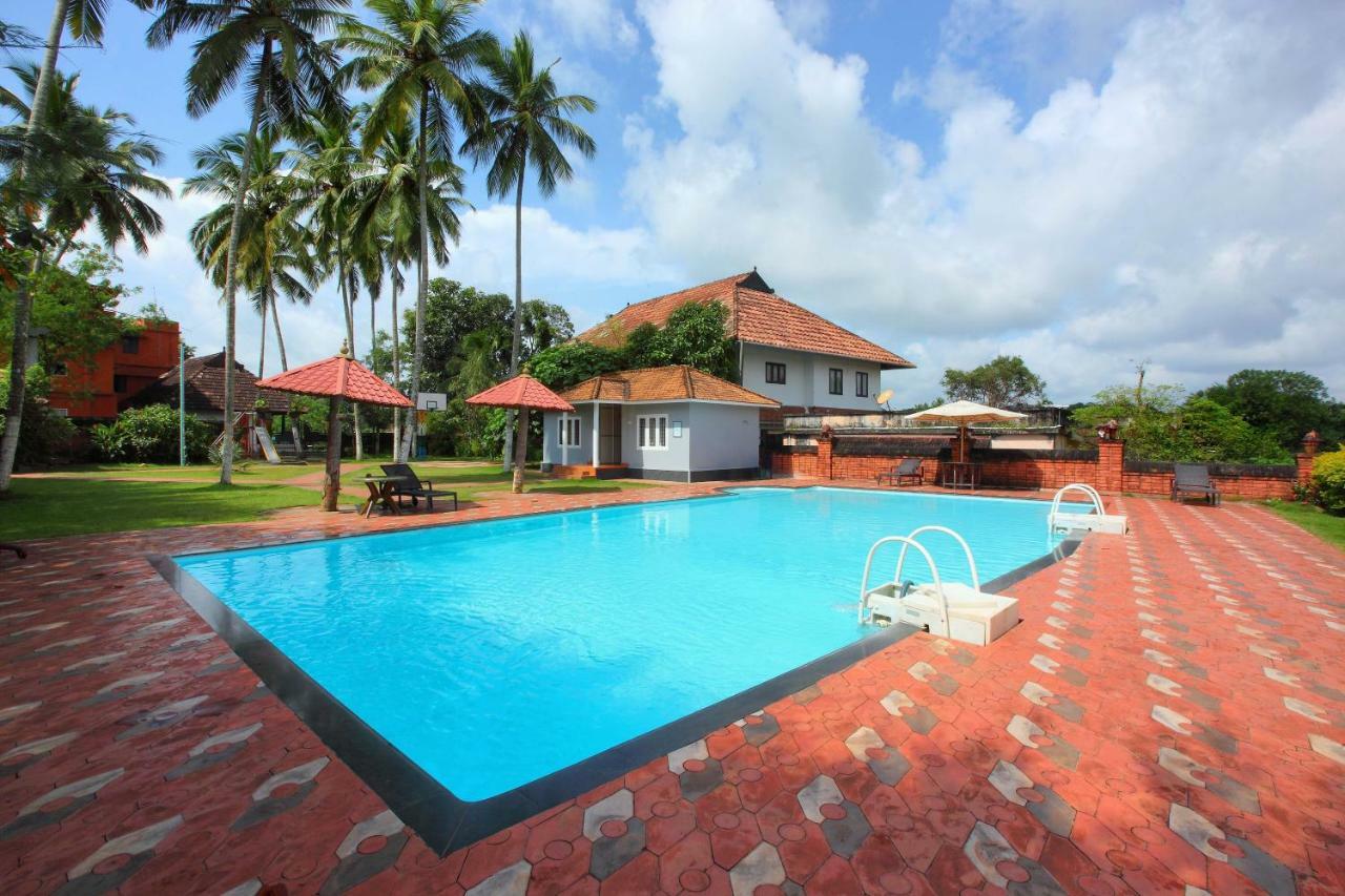 The River Retreat Heritage Ayurvedic Resort Shoranur Eksteriør billede