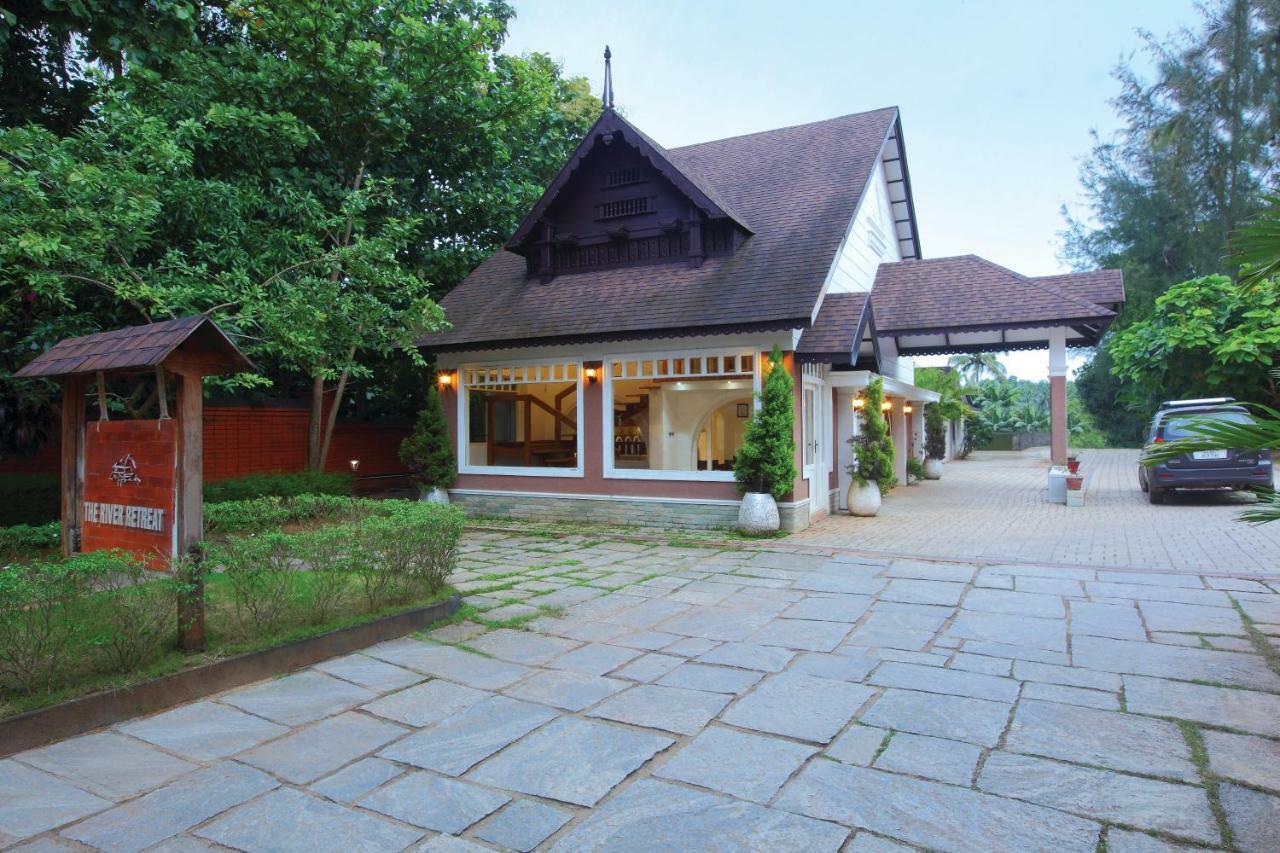 The River Retreat Heritage Ayurvedic Resort Shoranur Eksteriør billede
