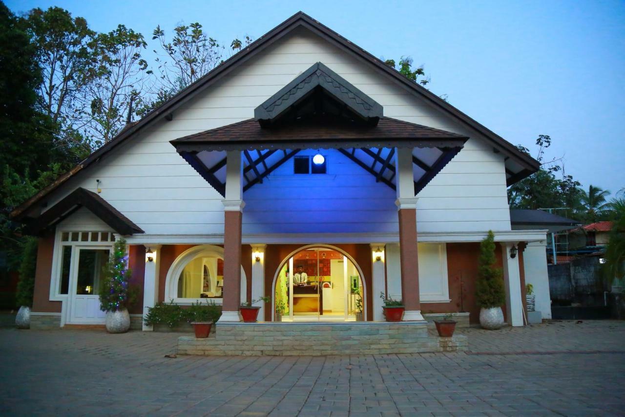 The River Retreat Heritage Ayurvedic Resort Shoranur Eksteriør billede